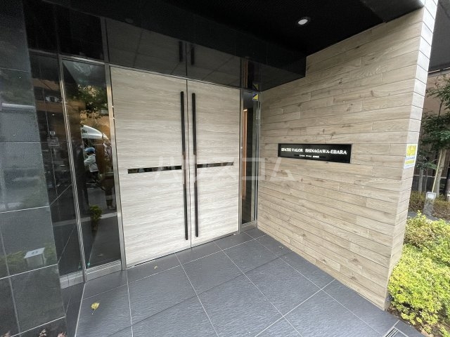 21/23 エントランス