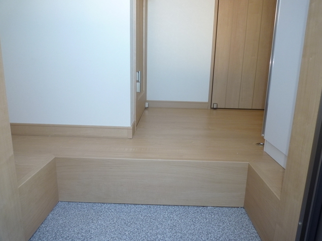 22/28 エントランス