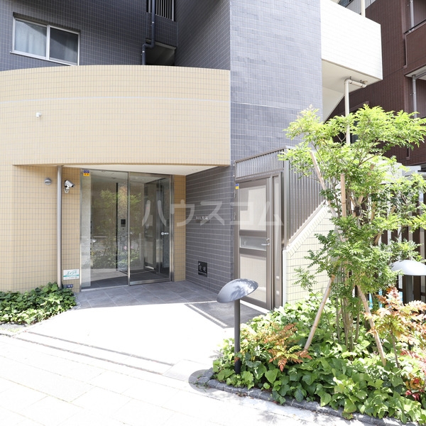 13/23 エントランス