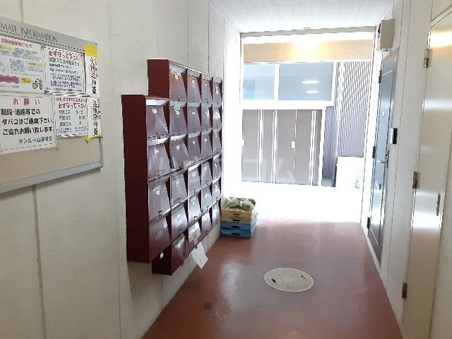 18/20 エントランス