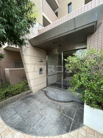 28/30 エントランス