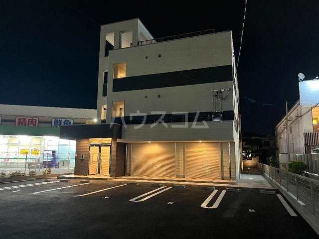 23/30 駐車場