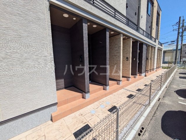 20/27 エントランス