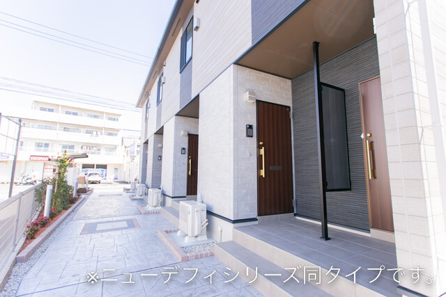 16/22 エントランス