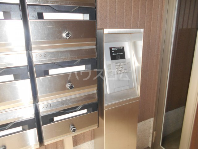 20/30 エントランス