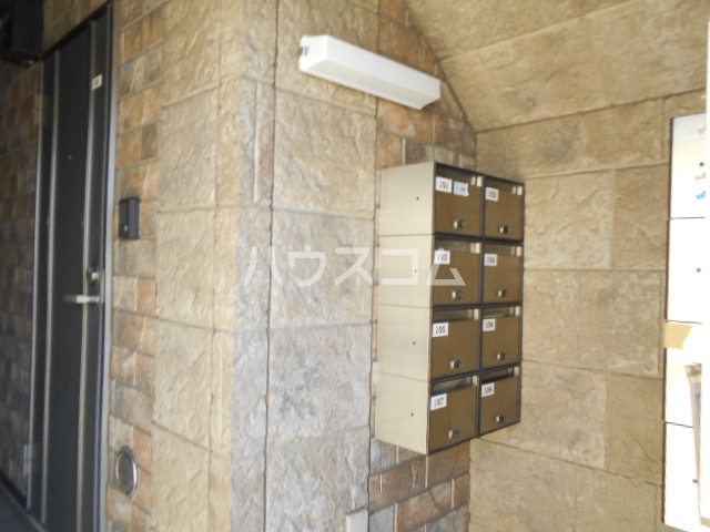 16/20 エントランス