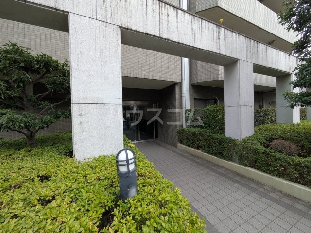 2/4 エントランス