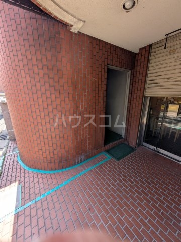 25/30 エントランス