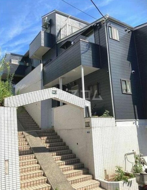 24/30 エントランス