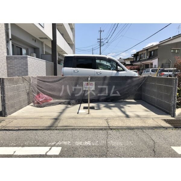 18/24 駐車場