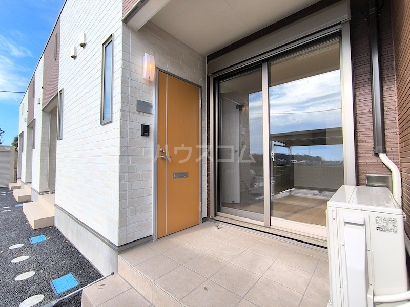 2/4 エントランス