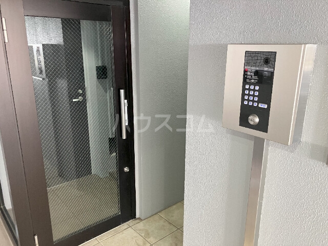 15/22 エントランス