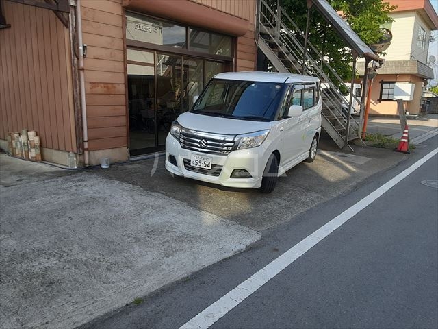 2/5 駐車場