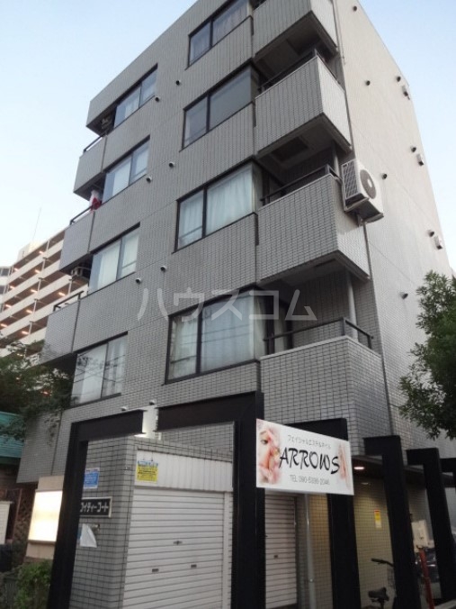 14/15 エントランス