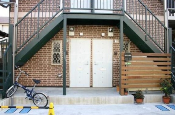 24/28 エントランス