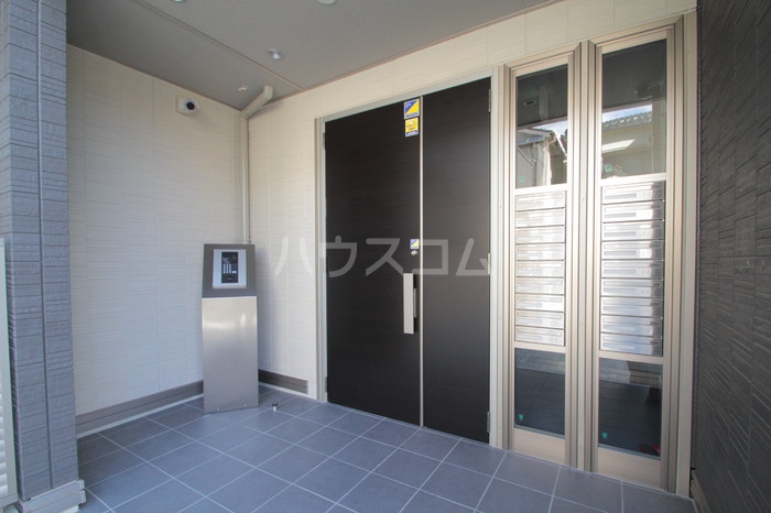 17/23 エントランス