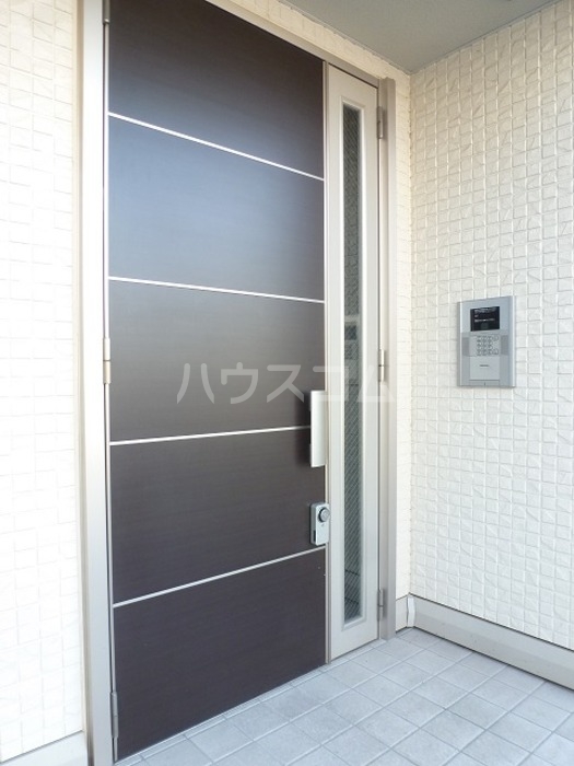 18/22 エントランス