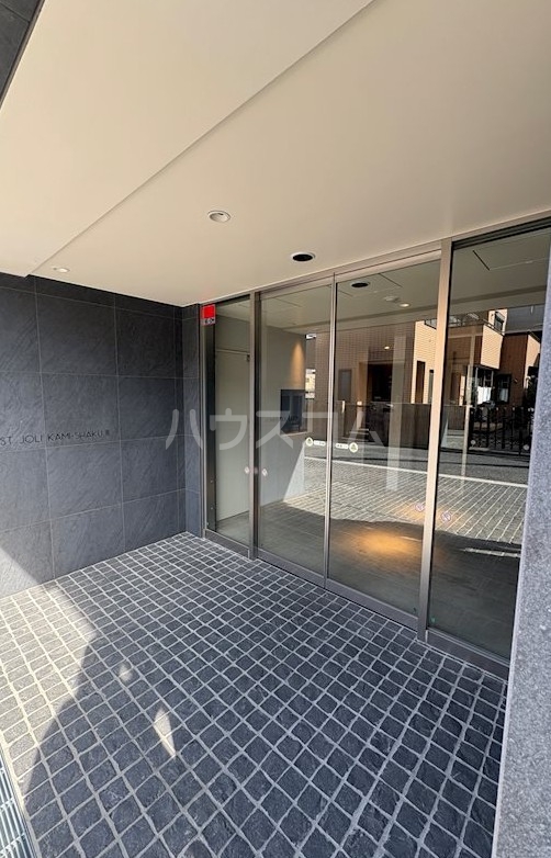 20/26 エントランス