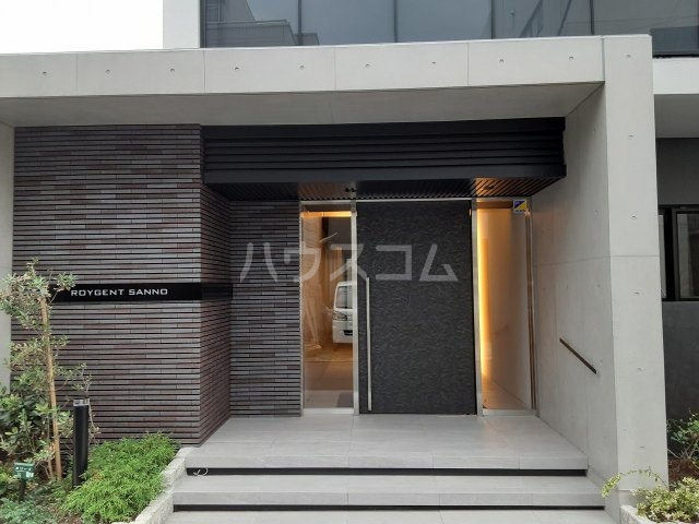 17/25 エントランス