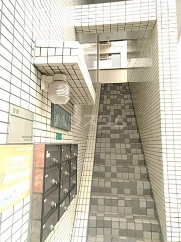 17/24 エントランス