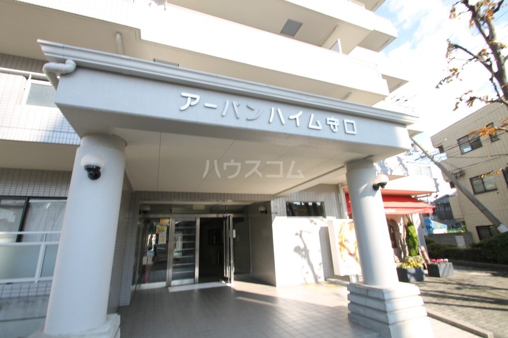 27/30 エントランス