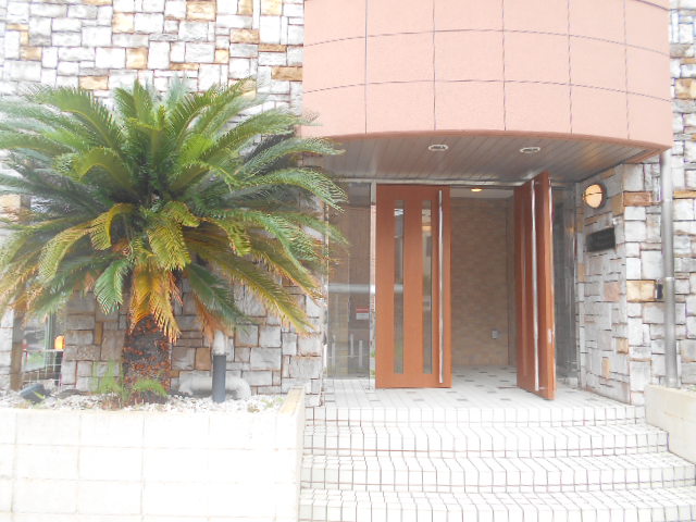 21/26 エントランス