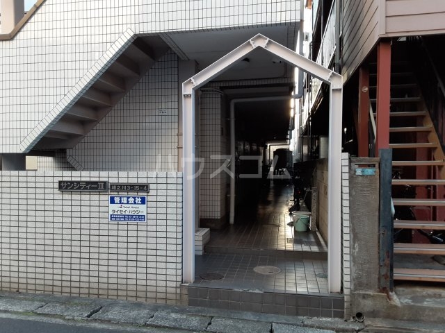 16/25 エントランス