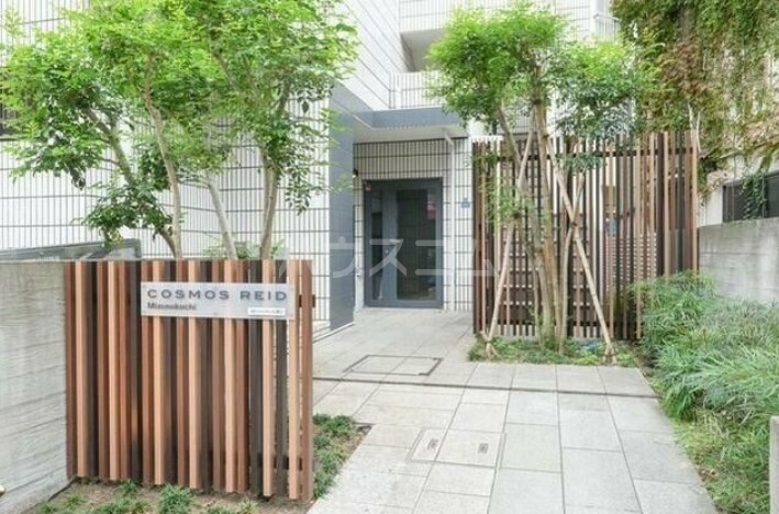 16/26 エントランス