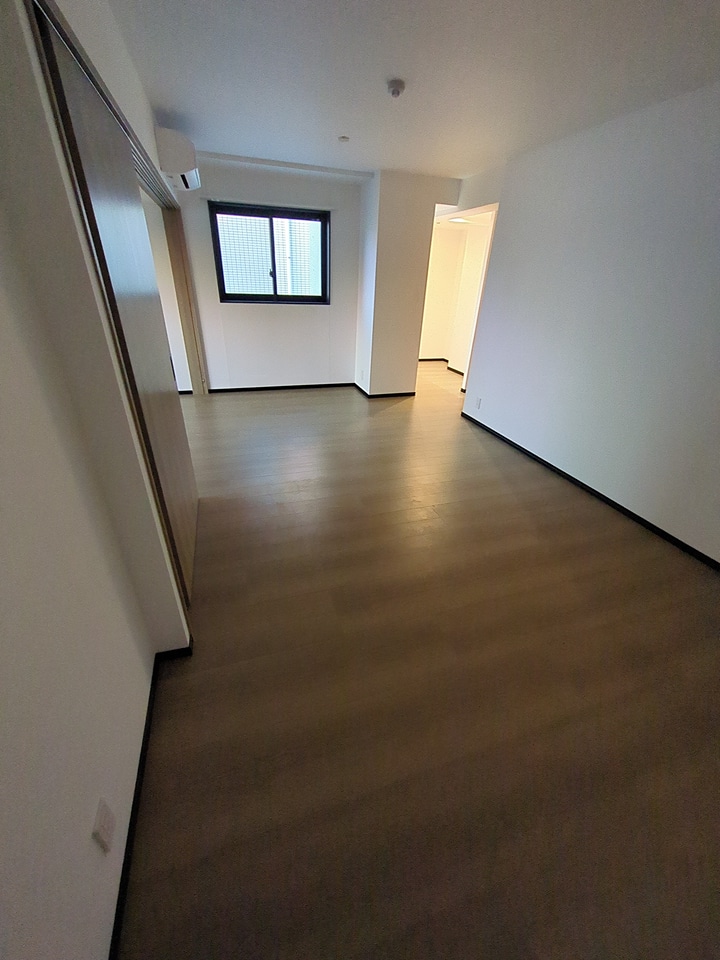 24/30 エントランス