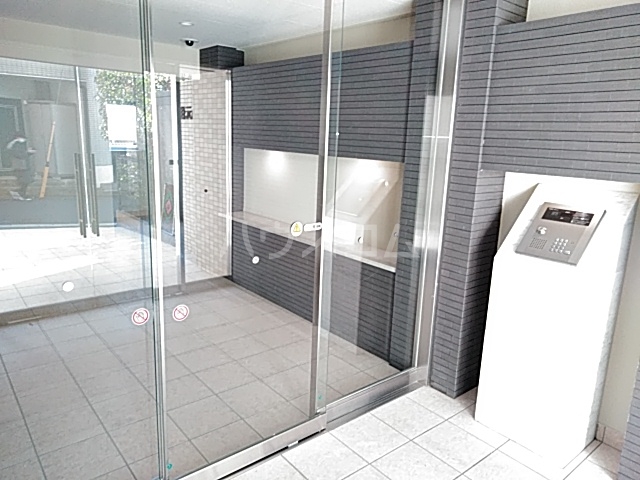 25/30 エントランス