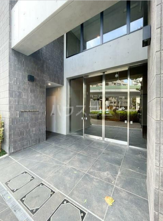 15/18 エントランス