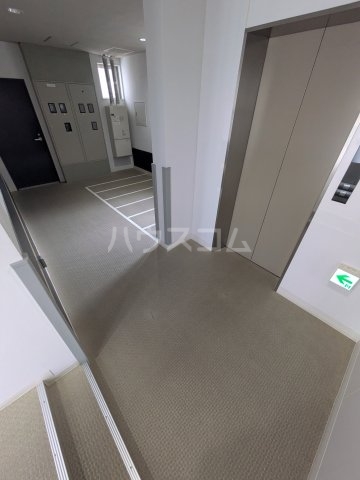 26/30 エントランス