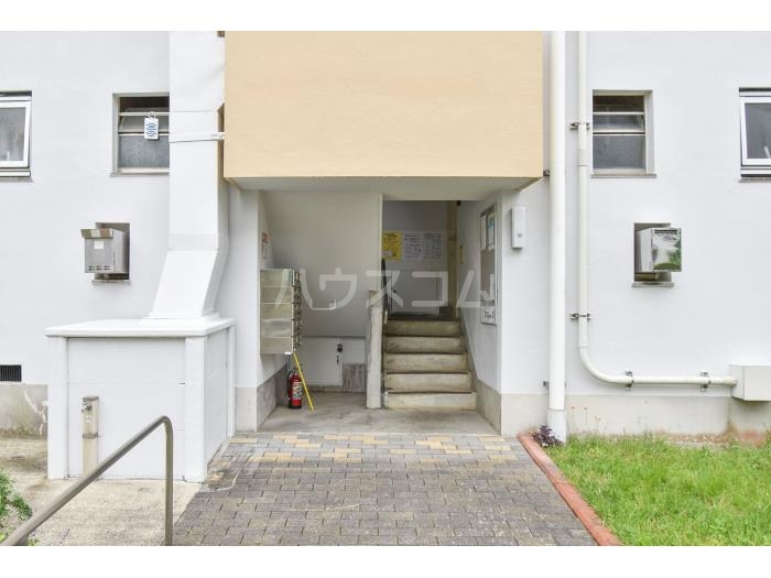 22/30 エントランス