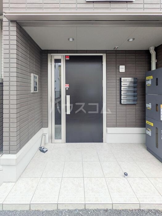 17/26 エントランス