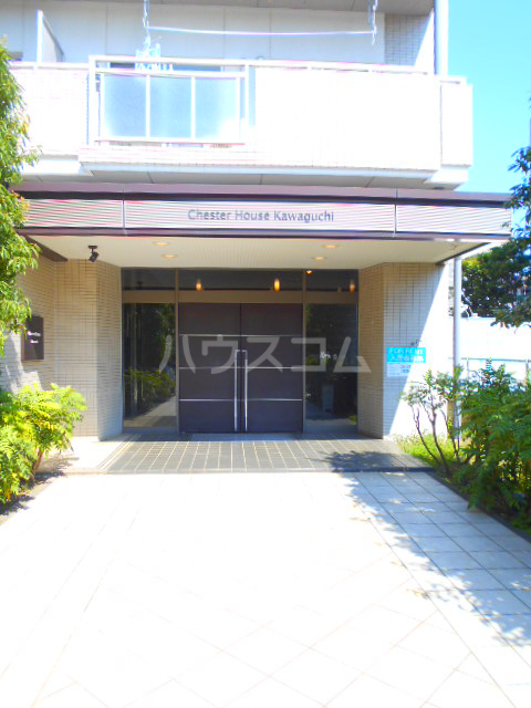 24/30 エントランス