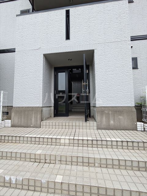 2/4 エントランス