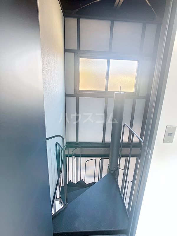 19/26 エントランス