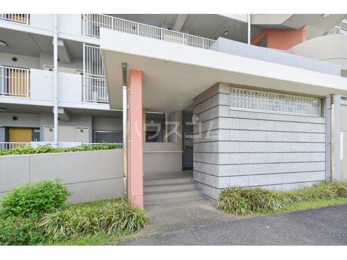 21/28 エントランス