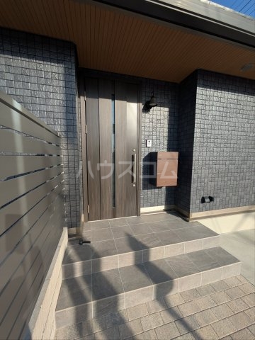 18/28 エントランス