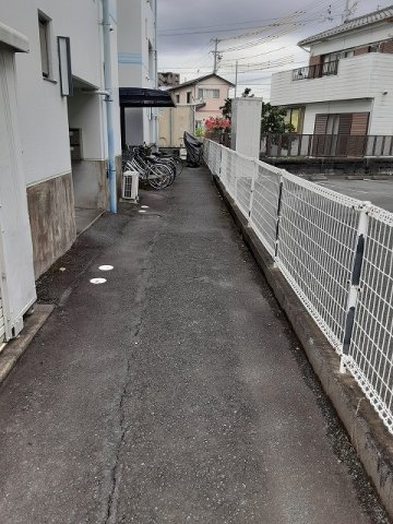 24/30 エントランス