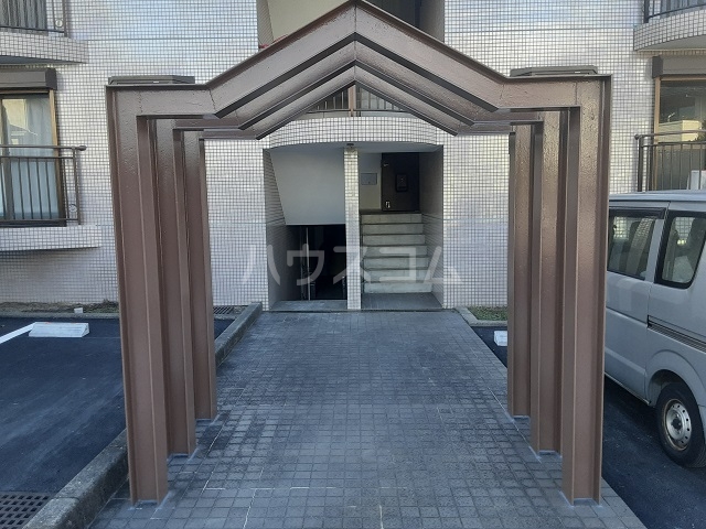 18/24 エントランス