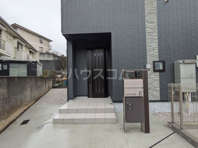 23/30 エントランス