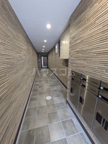 28/30 エントランス