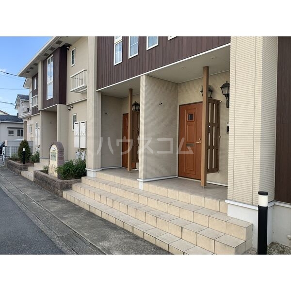 13/17 エントランス