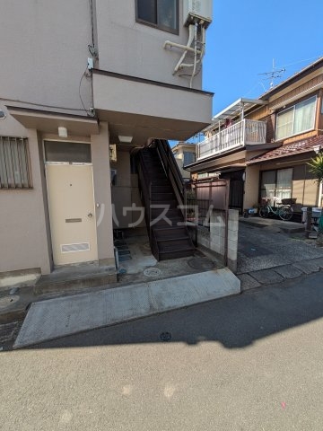 19/26 エントランス