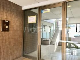 13/22 エントランス