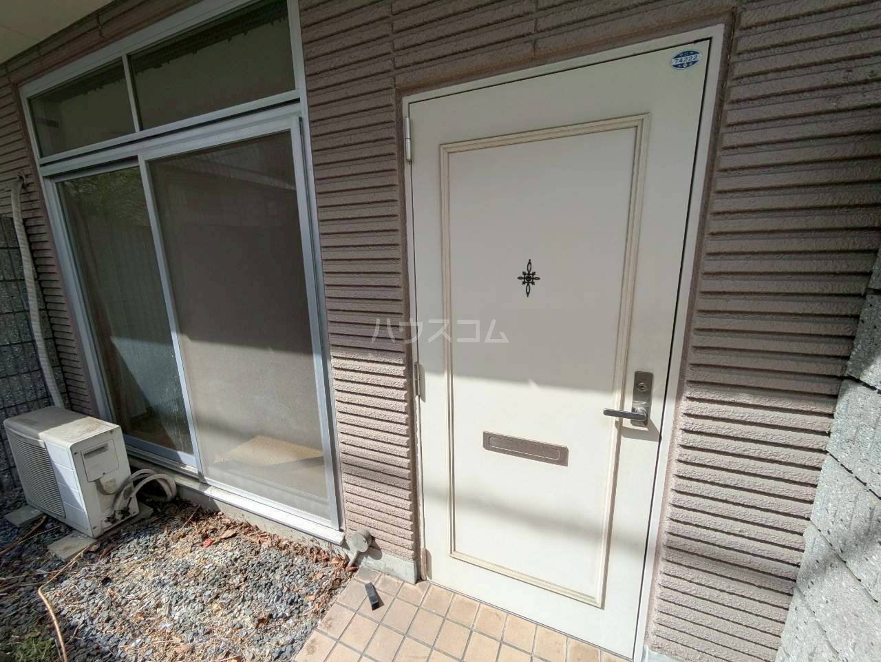 26/30 エントランス