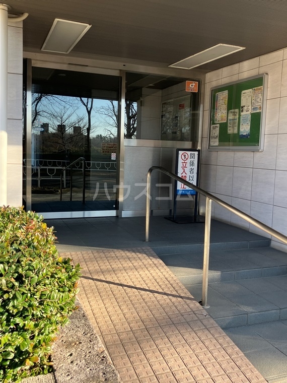 17/27 エントランス