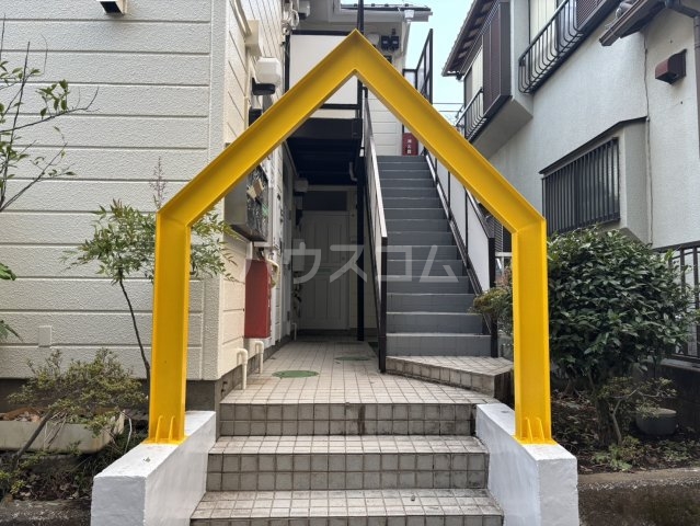 24/25 エントランス