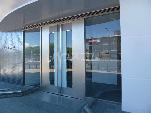 25/30 エントランス